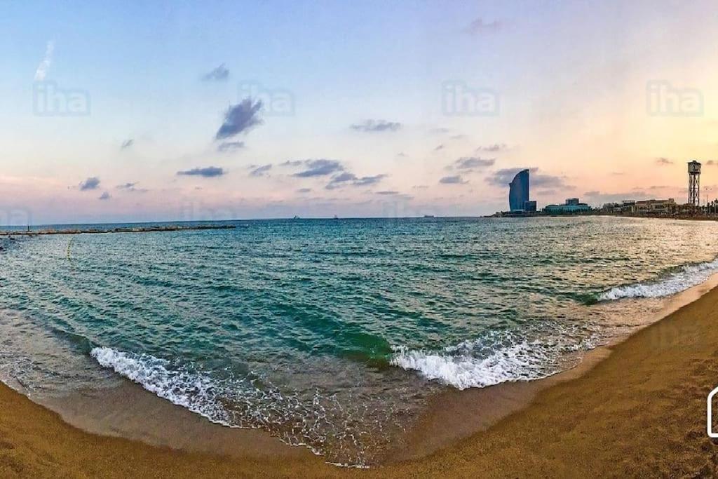 Superflat Near Beach 15' Center Sant Adria de Besos Exterior photo